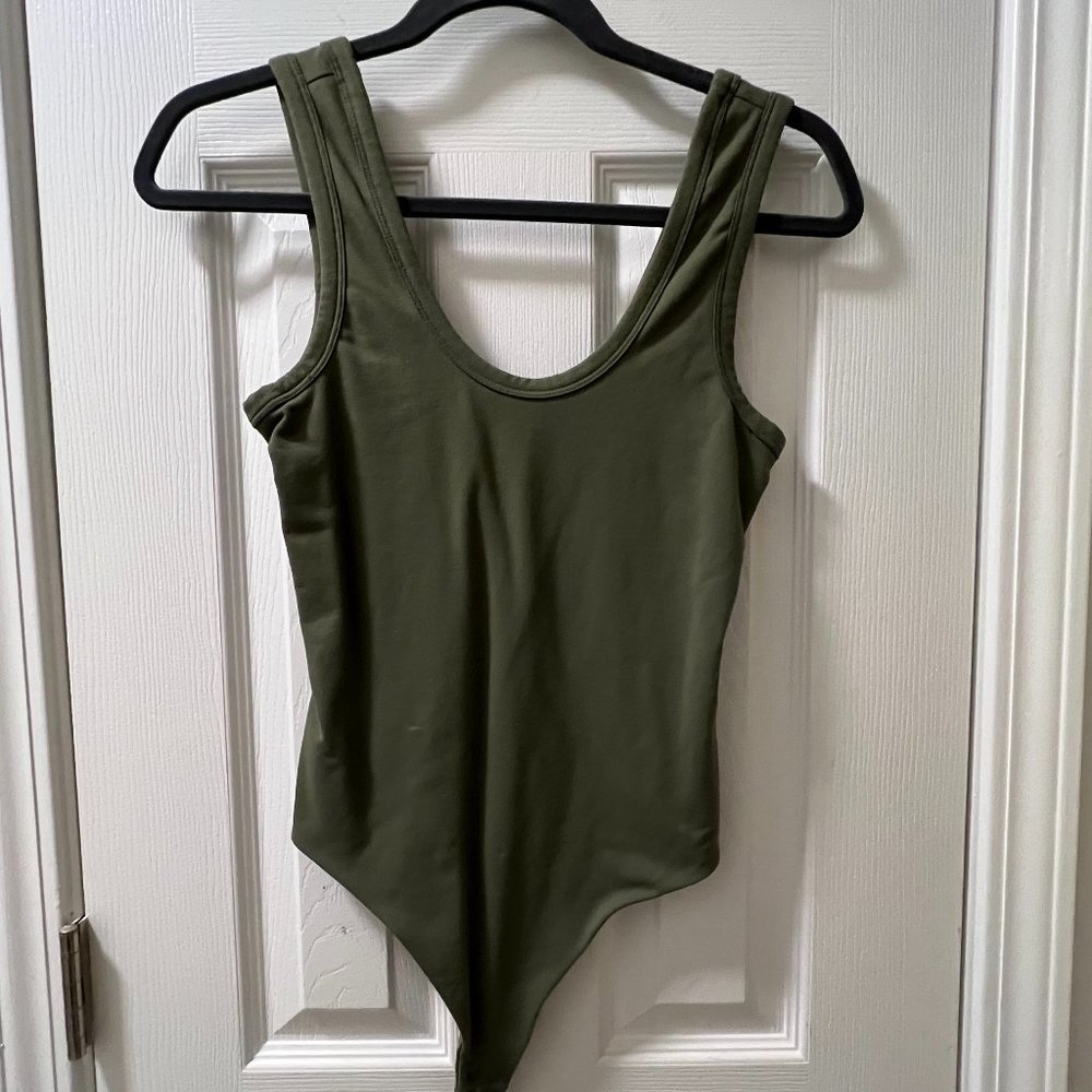 NUUDS SEAMLESS SCOOP TANK BODYSUIT, Olive Green, Size Small